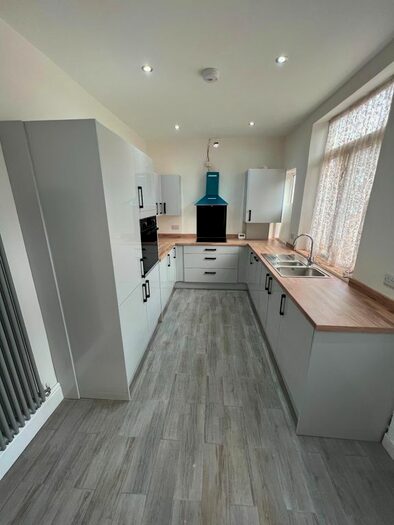 3 Bedroom Terraced House To Rent In West End Avenue, Doncaster, DN5