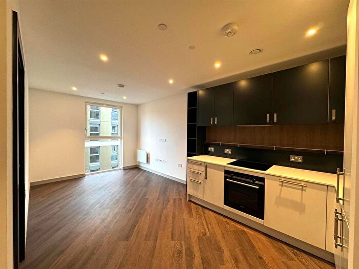 1 Bedroom Flat To Rent In Eden Grove, Staines-Upon-Thames, TW18