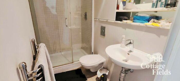 Flat To Rent In Deals Gateway, London, SE13