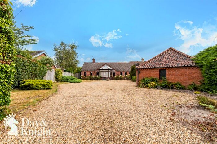 3 Bedroom Detached Bungalow For Sale In Mill Lane, Barnby, Beccles, NR34