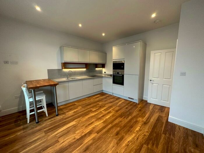 2 Bedroom Apartment To Rent In Westbourne Road, Penarth, CF64