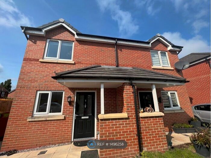 2 Bedroom Semi-Detached House To Rent In Coledale Drive, Middleton, Manchester, M24
