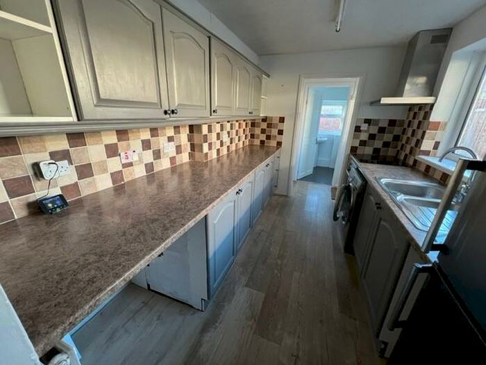 2 Bedroom House To Rent In Gorse Hill, SN2