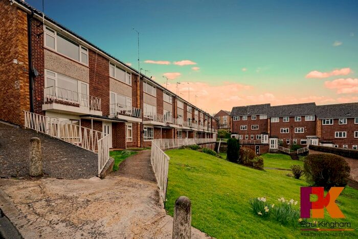 2 Bedroom Flat To Rent In Amersham Hill, High Wycombe, HP13