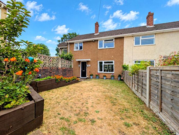 4 Bedroom End Of Terrace House For Sale In Queen Elizabeth Road, Kidderminster, Worcestershire, DY10