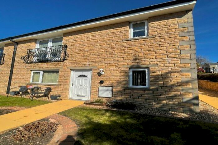 2 Bedroom Flat To Rent In Birchfield Mews, Burnley, BB12