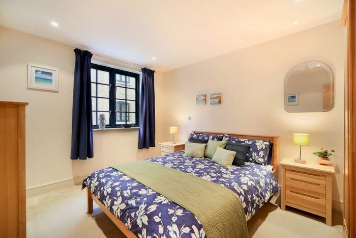 1 Bedroom Flat To Rent In Cayenne Court, London, SE1
