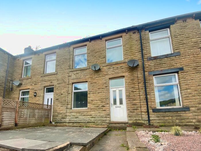 2 Bedroom Terraced House For Sale In Burnley Road, Todmorden, OL14