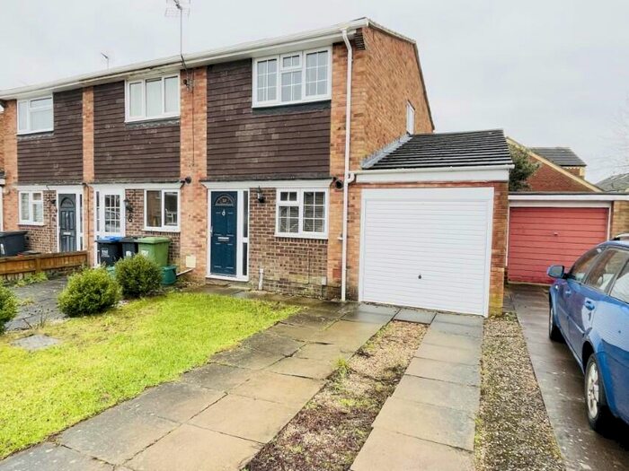 2 Bedroom Town House To Rent In Firethorn Crescent, Leamington Spa, CV31