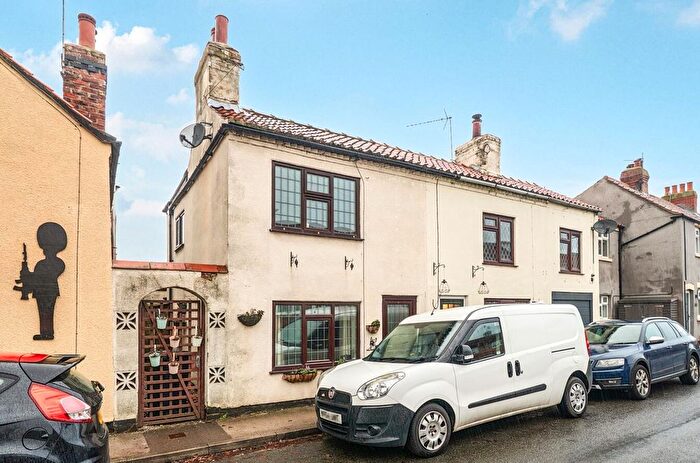 2 Bedroom Cottage For Sale In Coppergate, Riccall, York, YO19