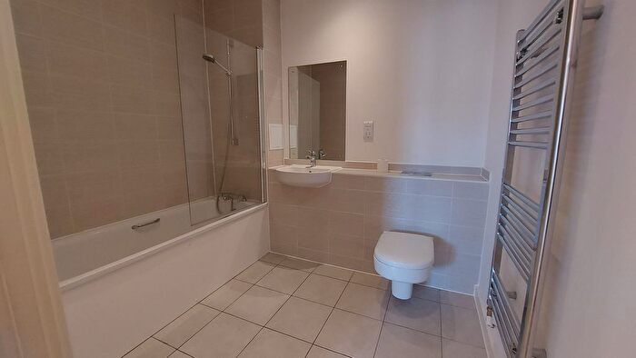 2 Bedroom Flat To Rent In Maylands Avenue, Hemel Hempstead, HP2