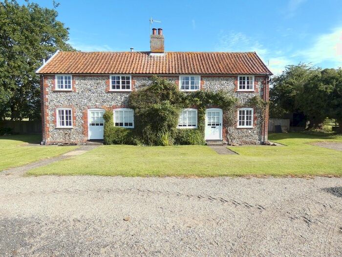 4 Bedroom Detached House To Rent In Roudham, NR16