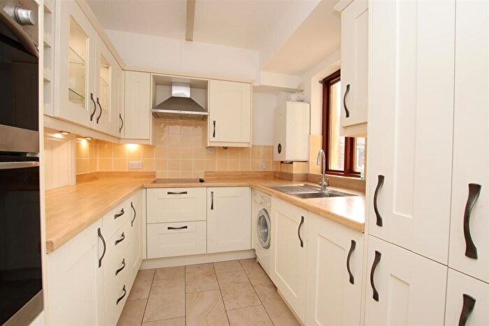 3 Bedroom Apartment To Rent In Grove Street, Bath, BA2