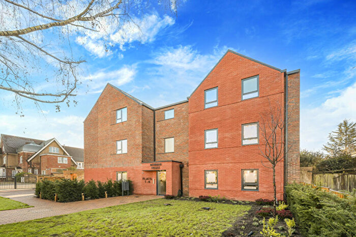 2 Bedroom Flat For Sale In Aylestone Place, Brondesbury Park, London, NW6