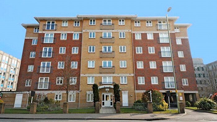 2 Bedroom Flat To Rent In Chapter House, Farnborough Road, Farnborough, GU14