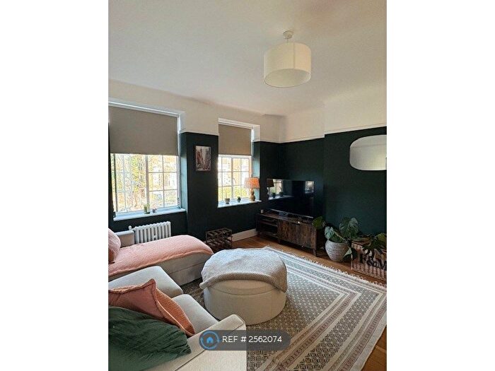 2 Bedroom Flat To Rent In Belmont Grove, London, SE13