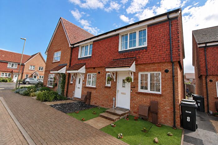 2 Bedroom End Of Terrace House For Sale In Stone Road, Lovedean, PO8