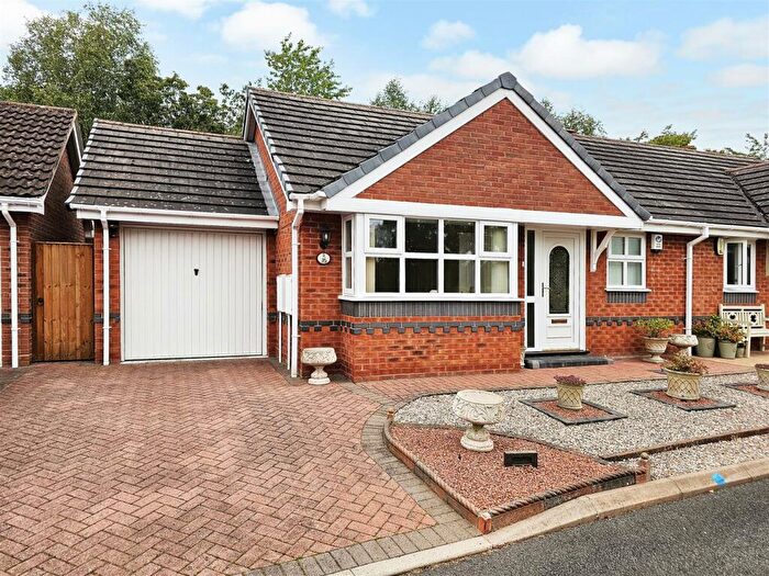 1 Bedroom Semi-Detached Bungalow For Sale In Lords Lane, Stourton, DY7