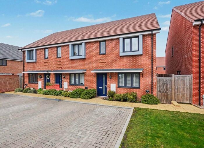 2 Bedroom End Of Terrace House For Sale In White Huts Road, Rainham, ME8