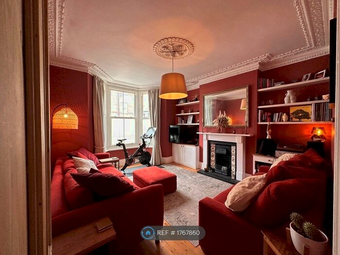 1 Bedroom Flat To Rent In Ground Floor, London, SW4