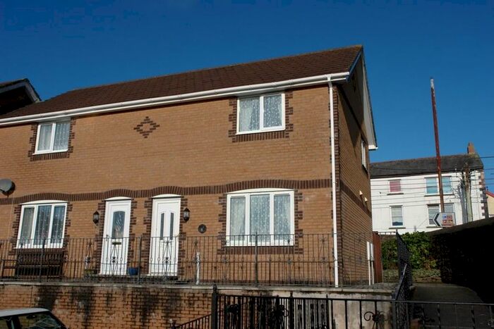 2 Bedroom Property To Rent In Cavalier Court, Great Torrington, Devon, EX38