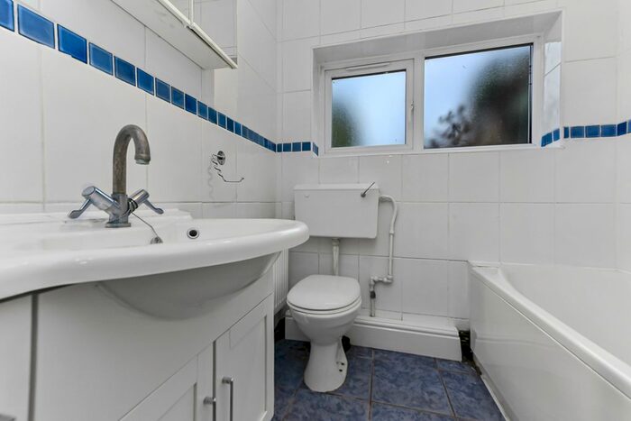 2 Bedroom Cottage To Rent In Kings Road, Long Ditton, KT6