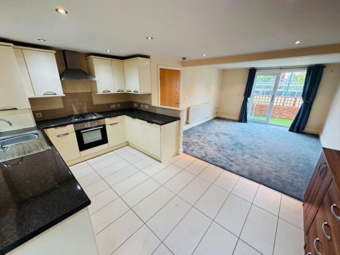 2 Bedroom Flat To Rent In Ivy Bank Road, Sharples, Bolton, BL1