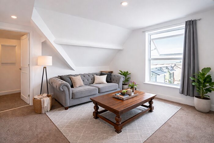 1 Bedroom Apartment To Rent In Ravenscourt, Richmond Road, Cardiff, CF24