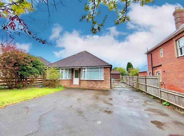 3 Bedroom Bungalow To Rent In Brook Lane, Sarisbury Green, SO31