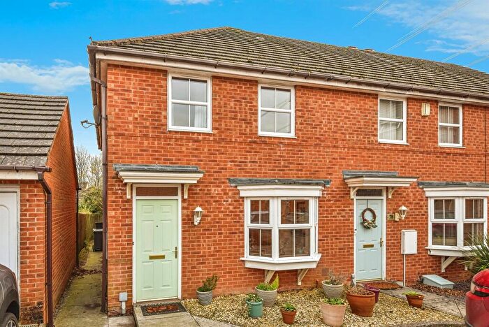 3 Bedroom End Of Terrace House For Sale In Curlew Drive, Chippenham, SN14
