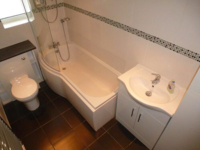 2 Bedroom Apartment To Rent In Plantagenet Street, Cardiff, CF11