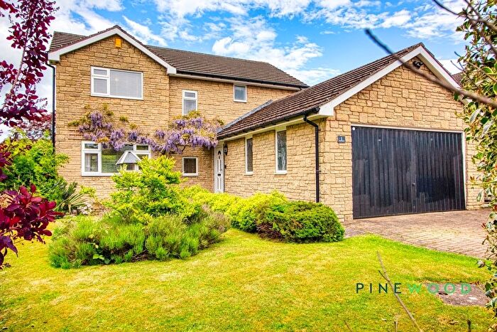 4 Bedroom Detached House For Sale In Woodland Walk, Linacre Woods, Chesterfield, Derbyshire, S40