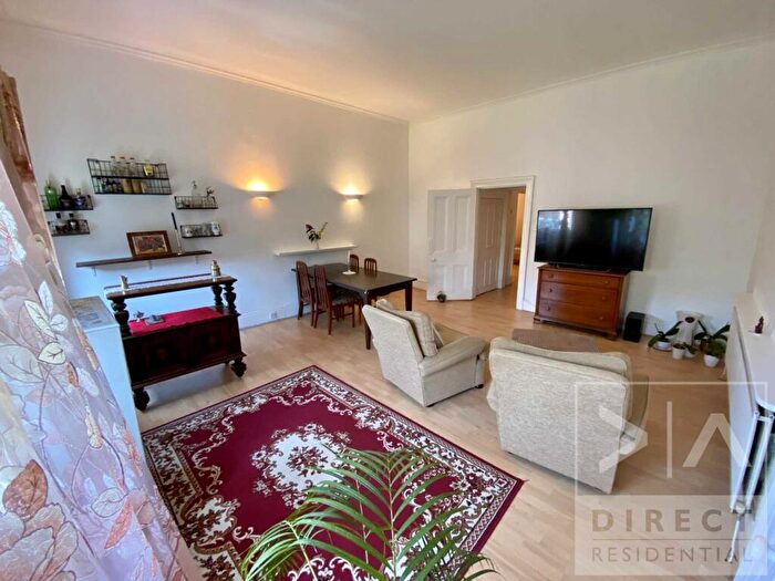 2 Bedroom Flat To Rent In Redcliffe Gardens, London, SW10