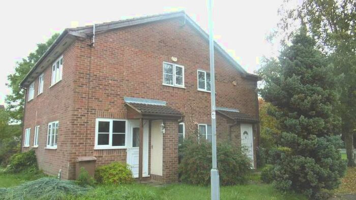 1 Bedroom House To Rent In Albury Close, Luton, LU3