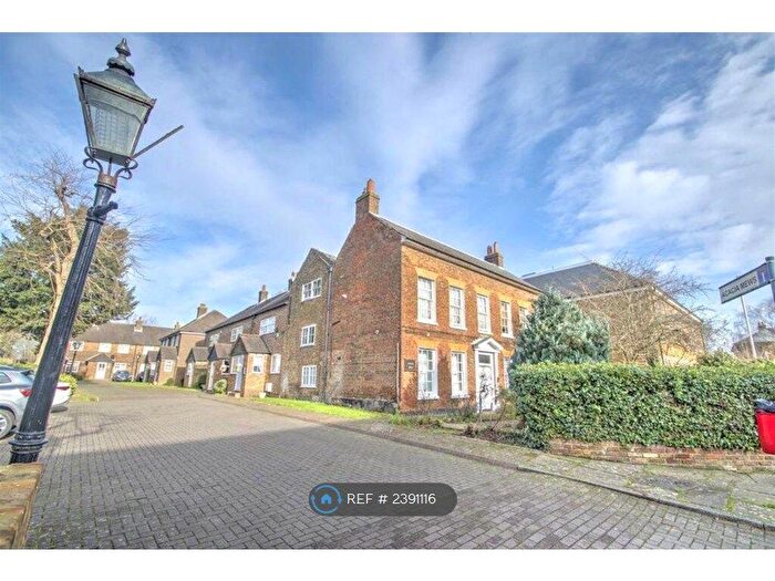 1 Bedroom Flat To Rent In Harmondsworth, Harmondsworth, West Drayton, UB7