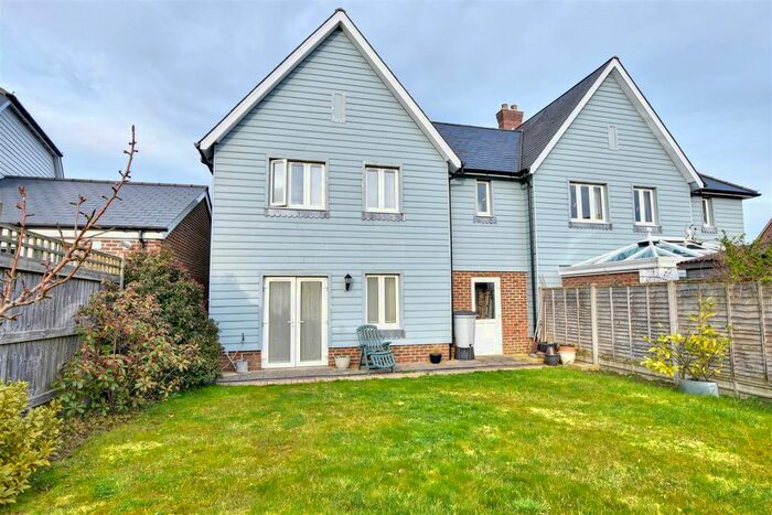 4 Bedroom Semi-Detached House For Sale In Springfield Drive, Rye, TN31