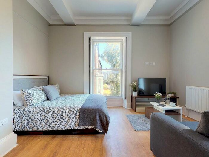 Apartment To Rent In Apt, Springfield Mount #, LS2