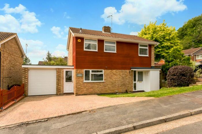 3 Bedroom Detached House To Rent In Goodwood Rise Marlow, SL7