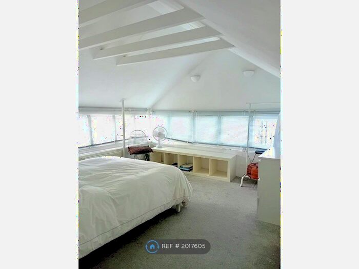 1 Bedroom Flat To Rent In Matheson Road, London, W14