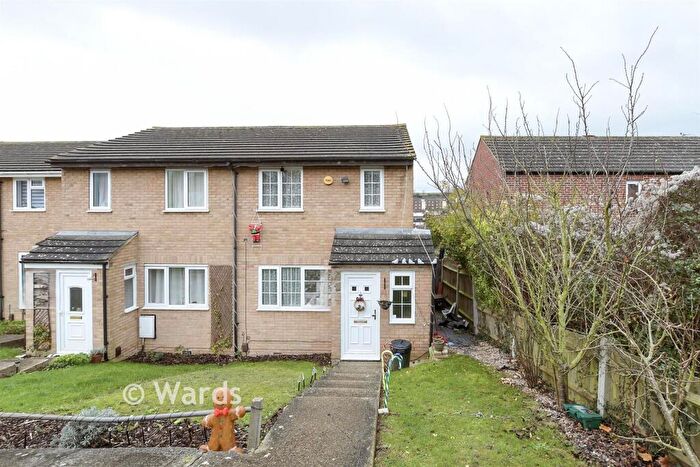 3 Bedroom End Of Terrace House For Sale In Shanklin Close, Walderslade, Chatham, Kent, ME5