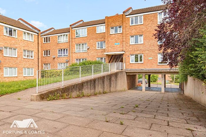 1 Bedroom Flat For Sale In Jocelyns, Harlow, CM17