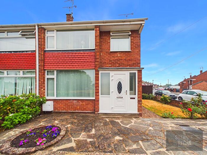 3 Bedroom End Of Terrace House For Sale In Armscott Road, Coventry, West Midlands, CV2