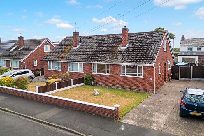 3 Bedroom Semi Detached House For Sale In Lambourn Avenue, Widnes, WA8