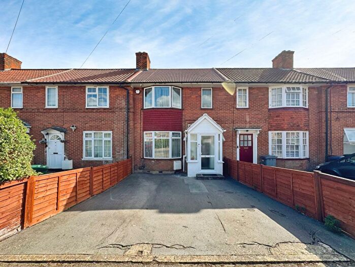 3 Bedroom Property For Sale In Abbots Road, Edgware, HA8