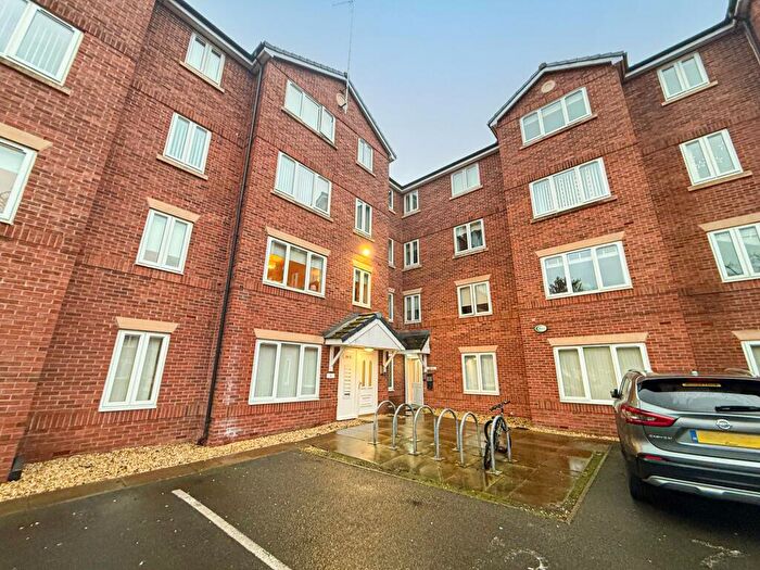 2 Bedroom Flat For Sale In Woodsome Park, Woolton, L25
