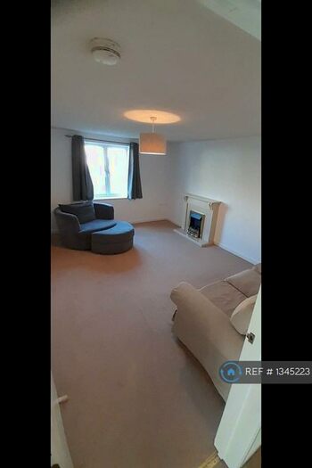 2 Bedroom Flat To Rent In Lloyd Close, Cheltenham, GL51