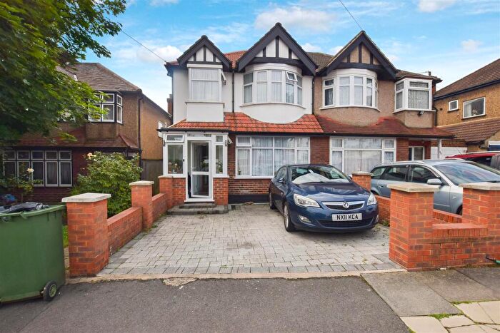 4 Bedroom Semi-Detached House To Rent In Cavendish Avenue, Harrow, HA1