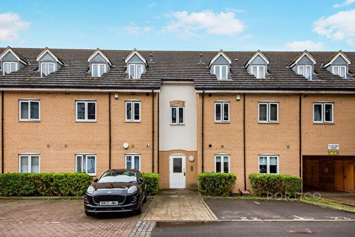 2 Bedroom Flat To Rent In Plum Tree Court, Ingrebourne Avenue, Romford, RM3
