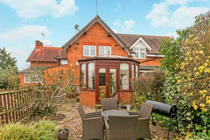 2 Bedroom Cottage To Rent In Maidenhead Road Windsor, SL4