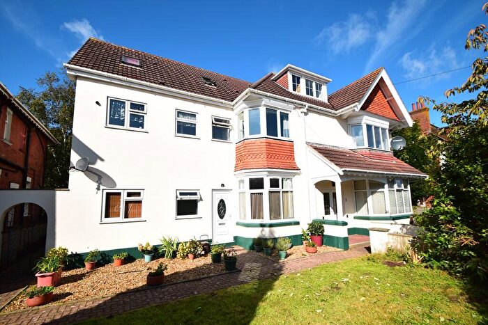 1 Bedroom Flat To Rent In Queens Park, BH8